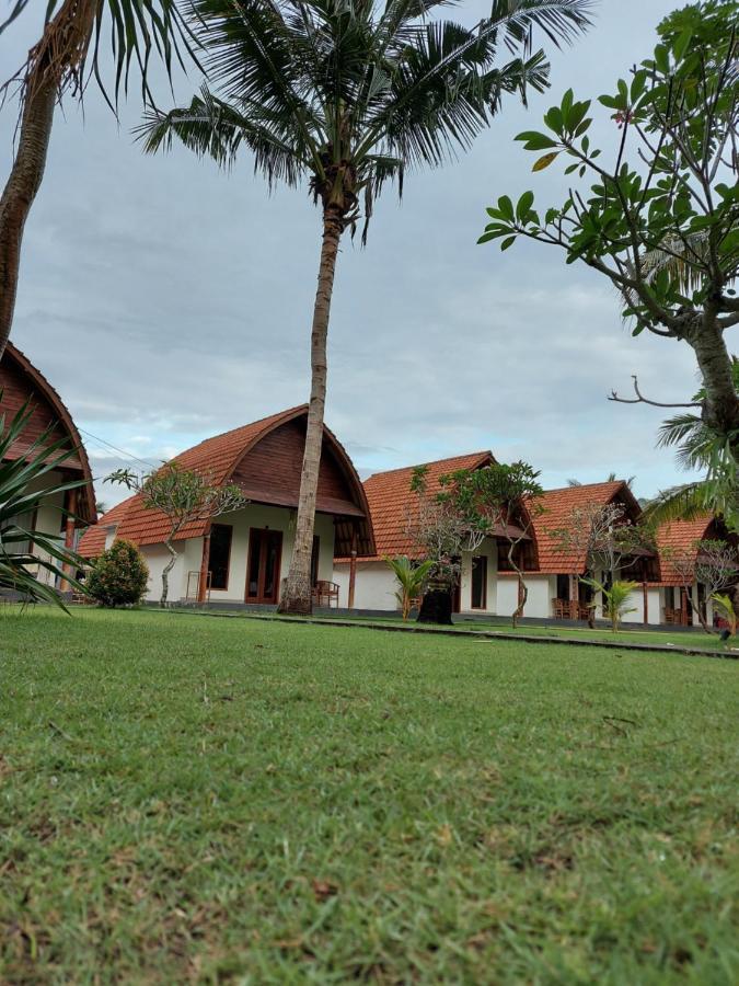 The Tinsi Hotel Toyapakeh Exterior photo